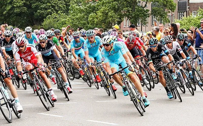 恒行6娱乐网页版入口同程大卫戴维斯：足球运动员生涯、成就和个人资料全面解读